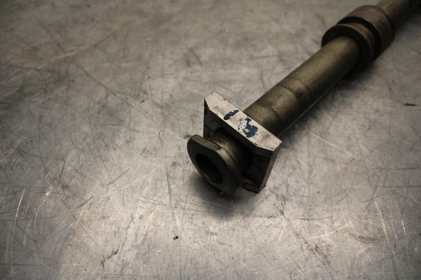 05-06 KAWASAKI NINJA ZX6R 636 REAR AXLE BACK WHEEL RIM PIVOT BOLT AXEL BB505