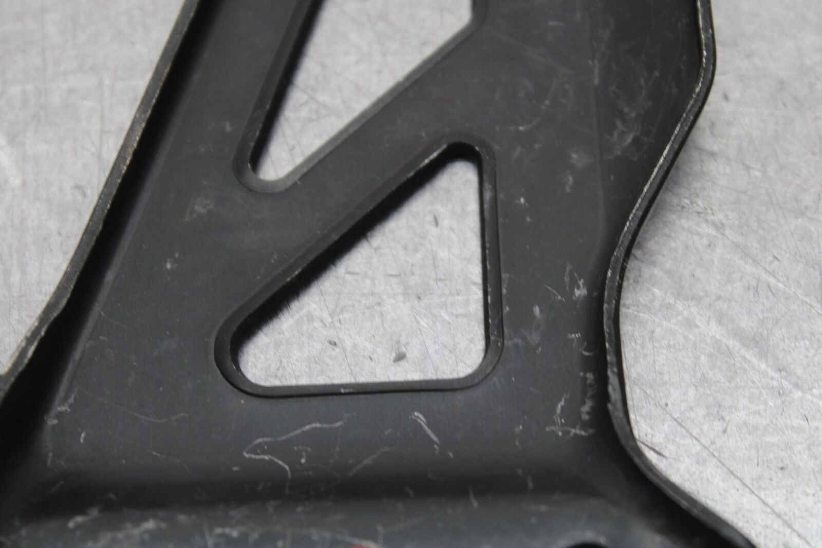 01-03 SUZUKI GSXR600 RIGHT SIDE HEEL GUARD BB639