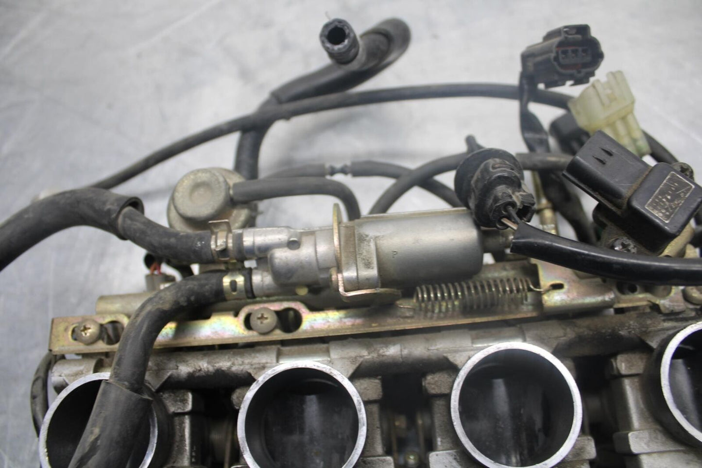 05 YAMAHA YZF R6S MAIN FUEL INJECTORS / THROTTLE BODIES BB462