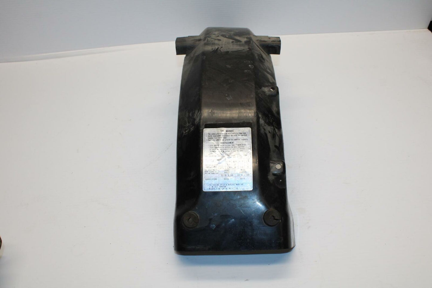 86 SUZUKI GS750ES REAR BACK FENDER MUD GUARD BB223