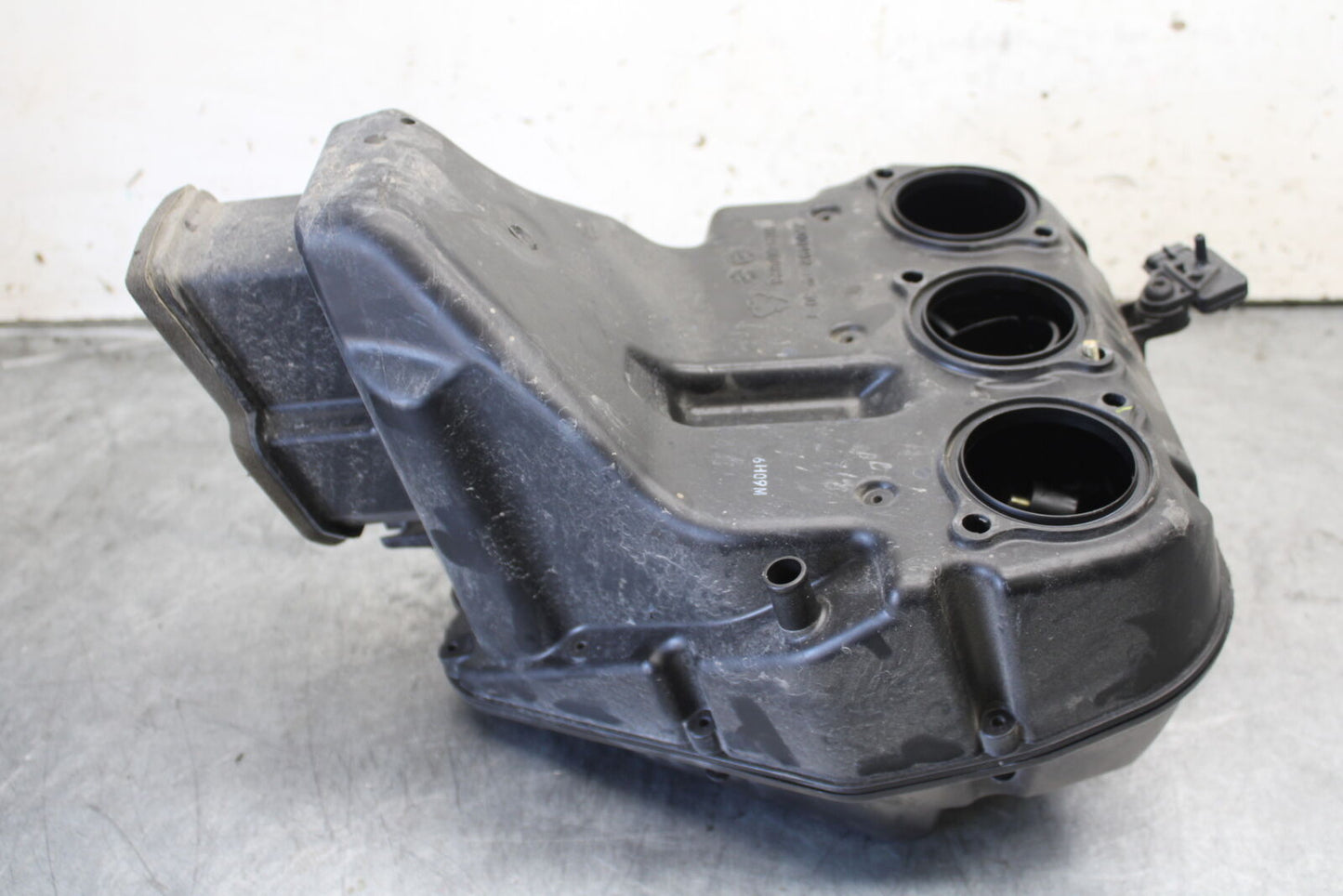 07-08 TRIUMPH DAYTONA 675 AIRBOX AIR INTAKE FILTER BOX BB685