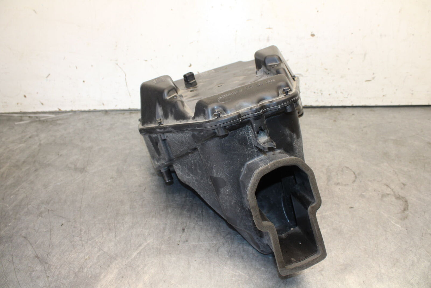 07-08 TRIUMPH DAYTONA 675 AIRBOX AIR INTAKE FILTER BOX BB685