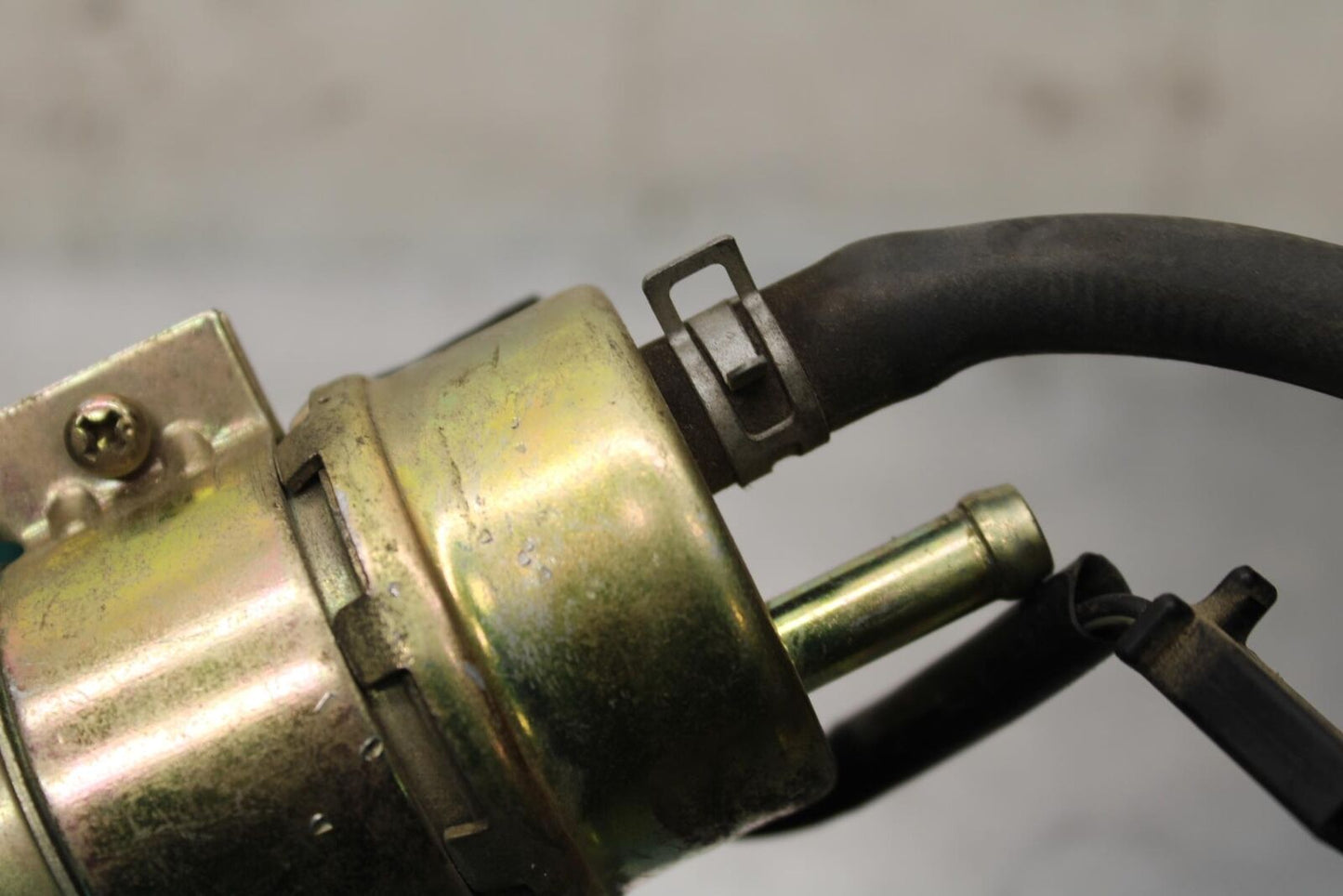 2004 Suzuki Intruder 1500 VL1500 FUEL GAS PUMP BB573
