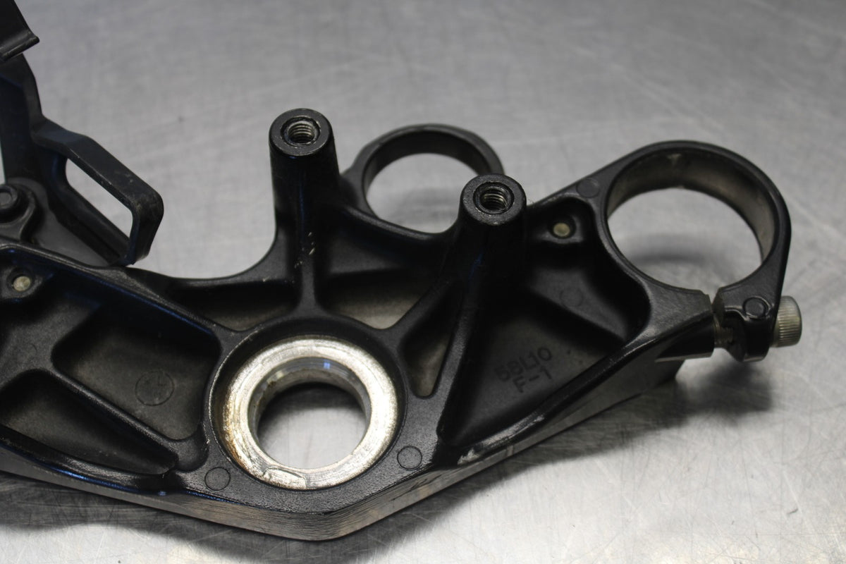 03-04 YAMAHA YZF R6 FORKS UPPER TRIPLE TREE CLAMP BB890