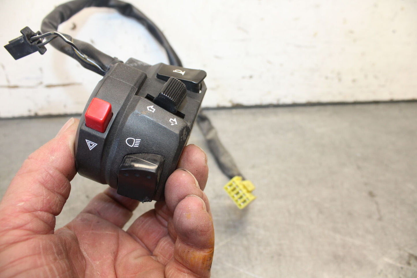 04 SUZUKI GSXR600 LEFT CLIP ON HORN SIGNALS SWITCH SWITCHES 37400-29G11 BB676
