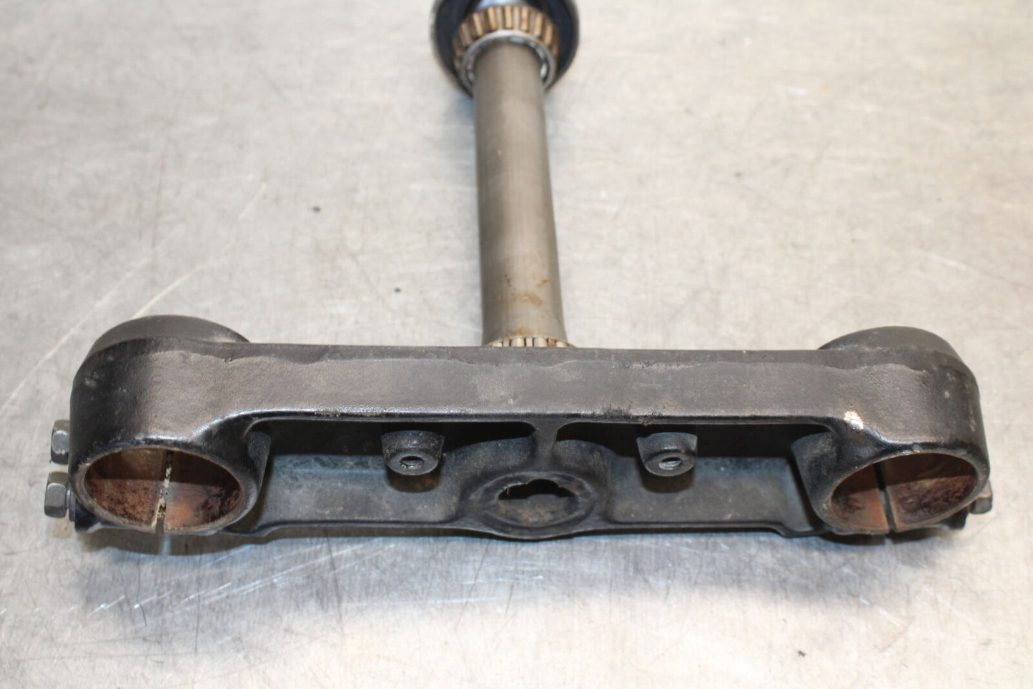 85-86 SUZUKI MADURA 1200 FRONT FORKS CLAMP LOWER TRIPLE TREE STEM BB691