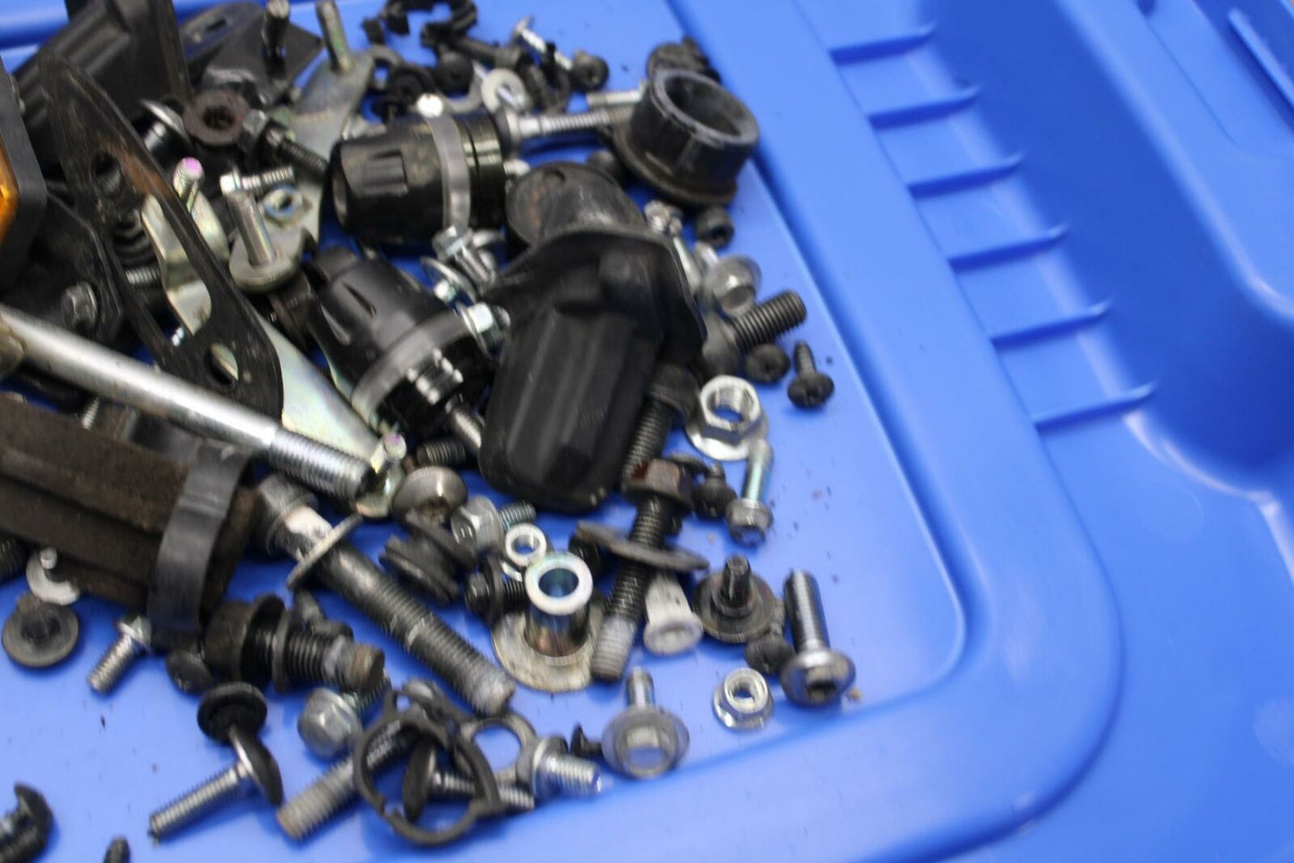 15-17 YAMAHA YZF R3 ENGINE MOUNTING BOLTS HARDWARE MOTOR SCREWS BB380