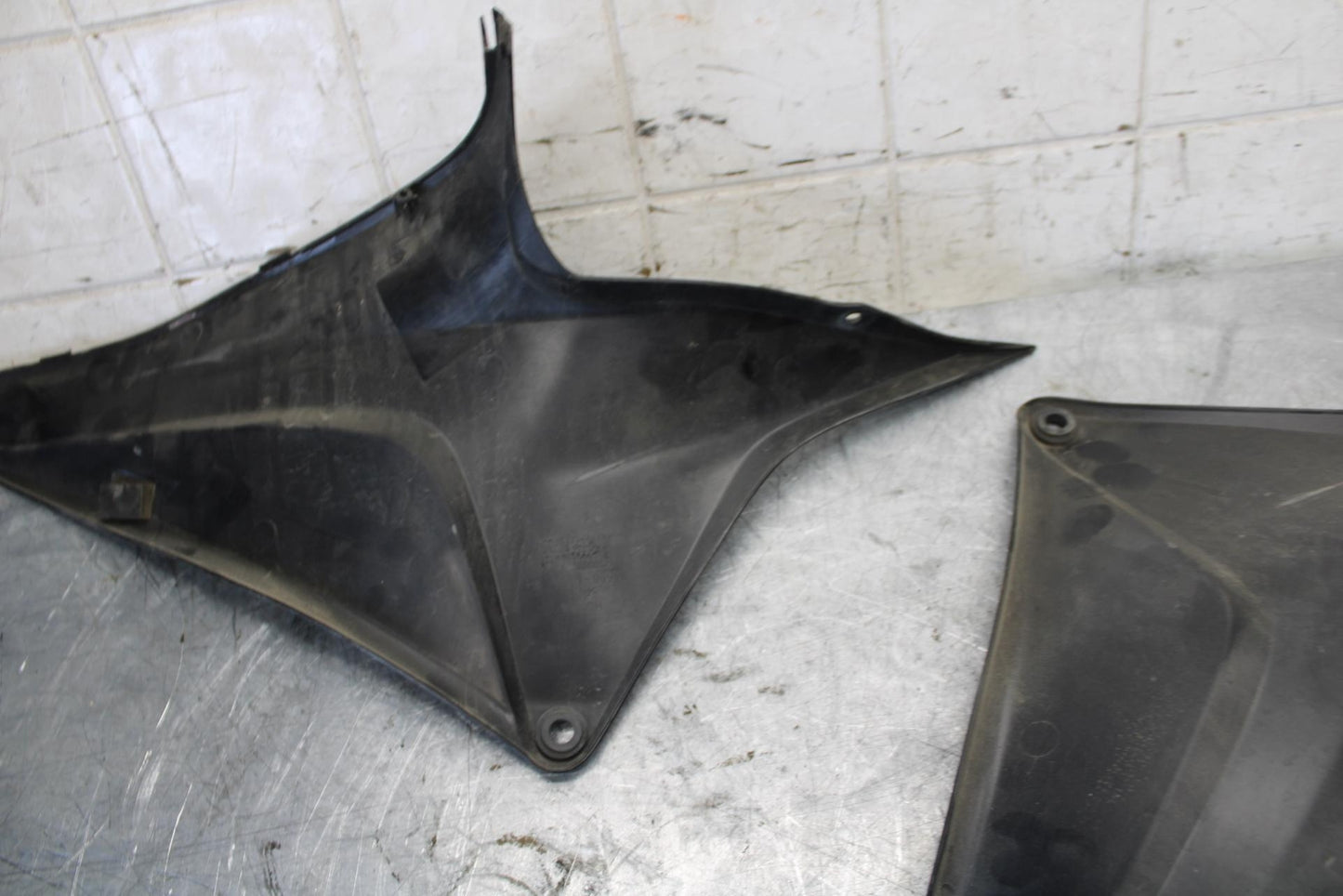 2011 Honda CBR600RR RIGHT LEFT GAS FUEL TANK PANELS COVERS TRIM SET COWLS BB520