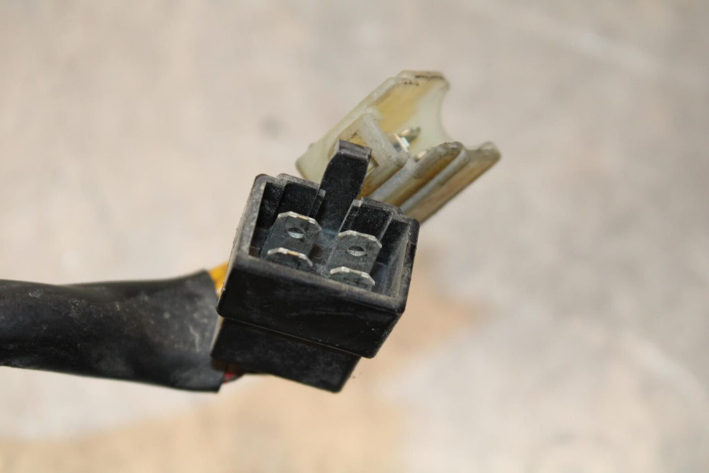 2005 Ducati Monster S2R RECTIFIER VOLTAGE REGULATOR BB557