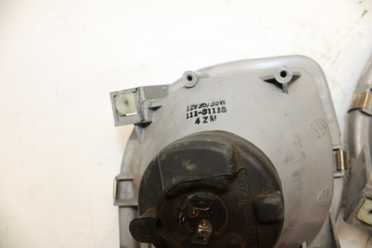 96 YAMAHA YZF750R FRONT HEADLIGHT HEAD LIGHT LAMP BB237