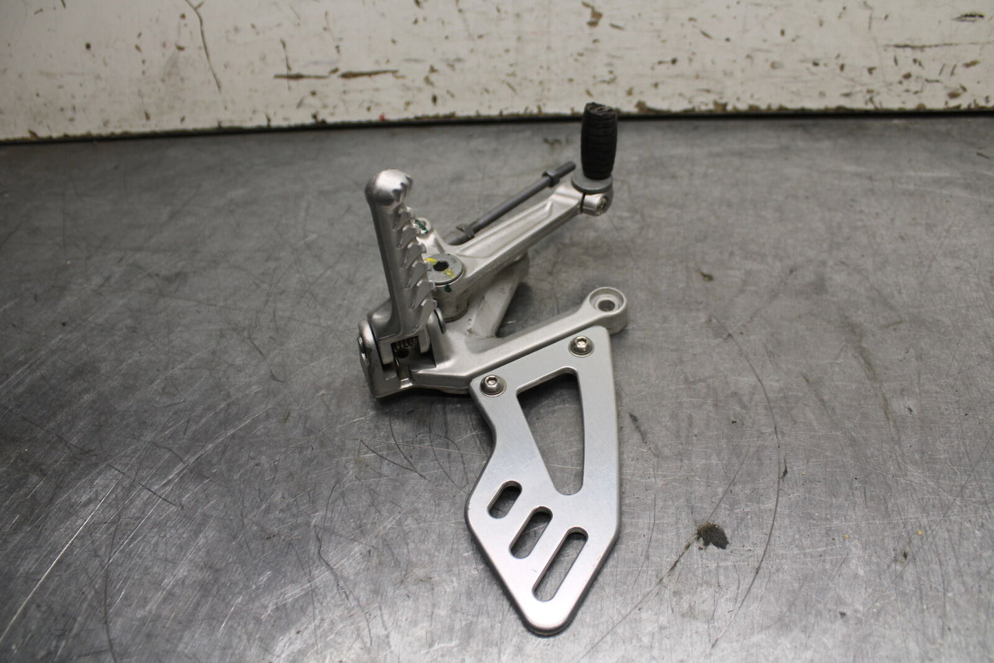 15-19 APRILIA RSV4 RF LEFT REARSET REAR SET DRIVER FOOT PEG REST STOP BB611