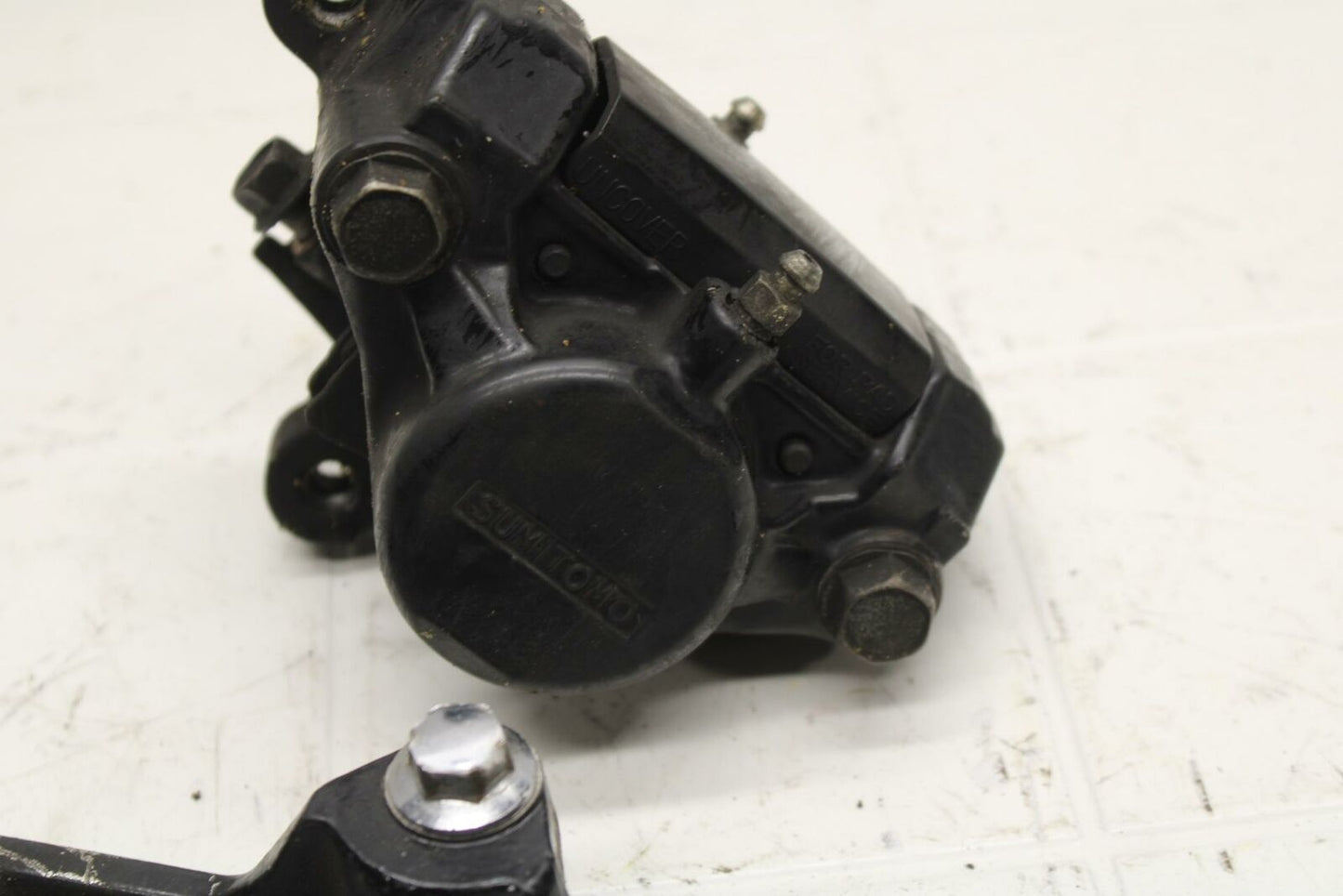 92-93 YAMAHA FJ1200A ABS REAR BACK BRAKE CALIPER W MOUNT BRACKET BB07