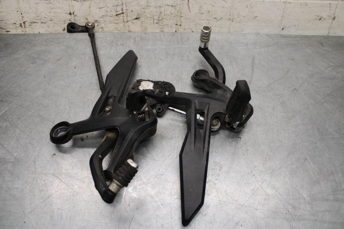 19-20 KTM 790 DUKE 790 RIGHT LEFT REARSETS REAR SET DRIVER FOOT PEGS BB570