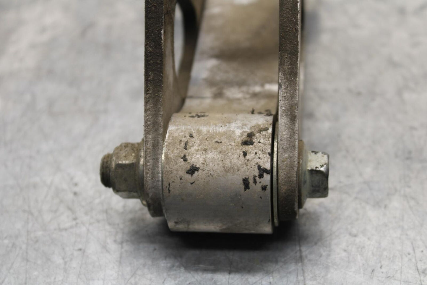 20 SUZUKI GSXR 1000 REAR DOGBONE SHOCK LINKAGE LINK BB597