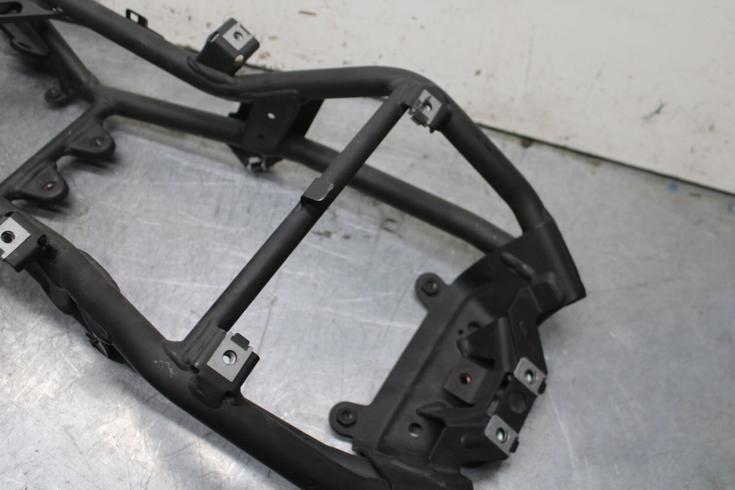 09-11 DUCATI STREETFIGHTER 1098 REAR SUBFRAME BACK SUB FRAME BB705