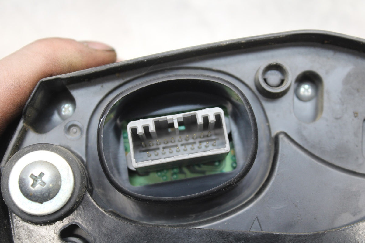 17-18 YAMAHA YZF R3 SPEEDO GAUGES DISPLAY CLUSTER SPEEDOMETER TACHOMETER BB813