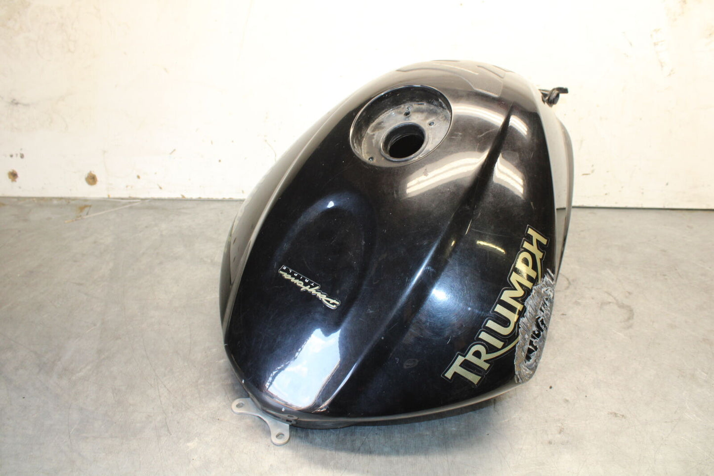 07-08 TRIUMPH DAYTONA 675 GAS TANK FUEL CELL PETROL RESERVOIR T2401091-CM BB685