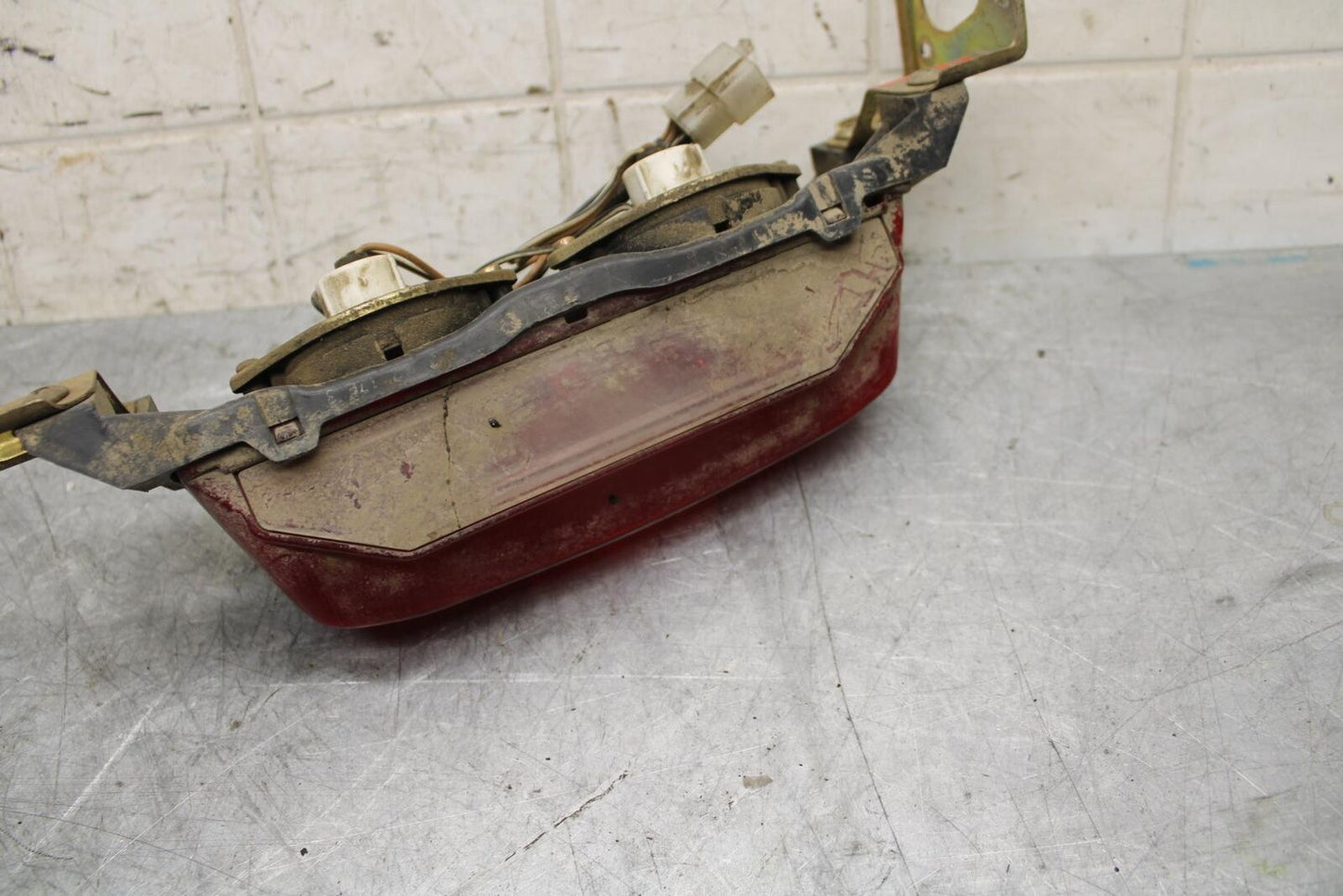 1993 Suzuki GSXR1100W REAR TAIL TAILLIGHT BACK BRAKE LIGHT BB46