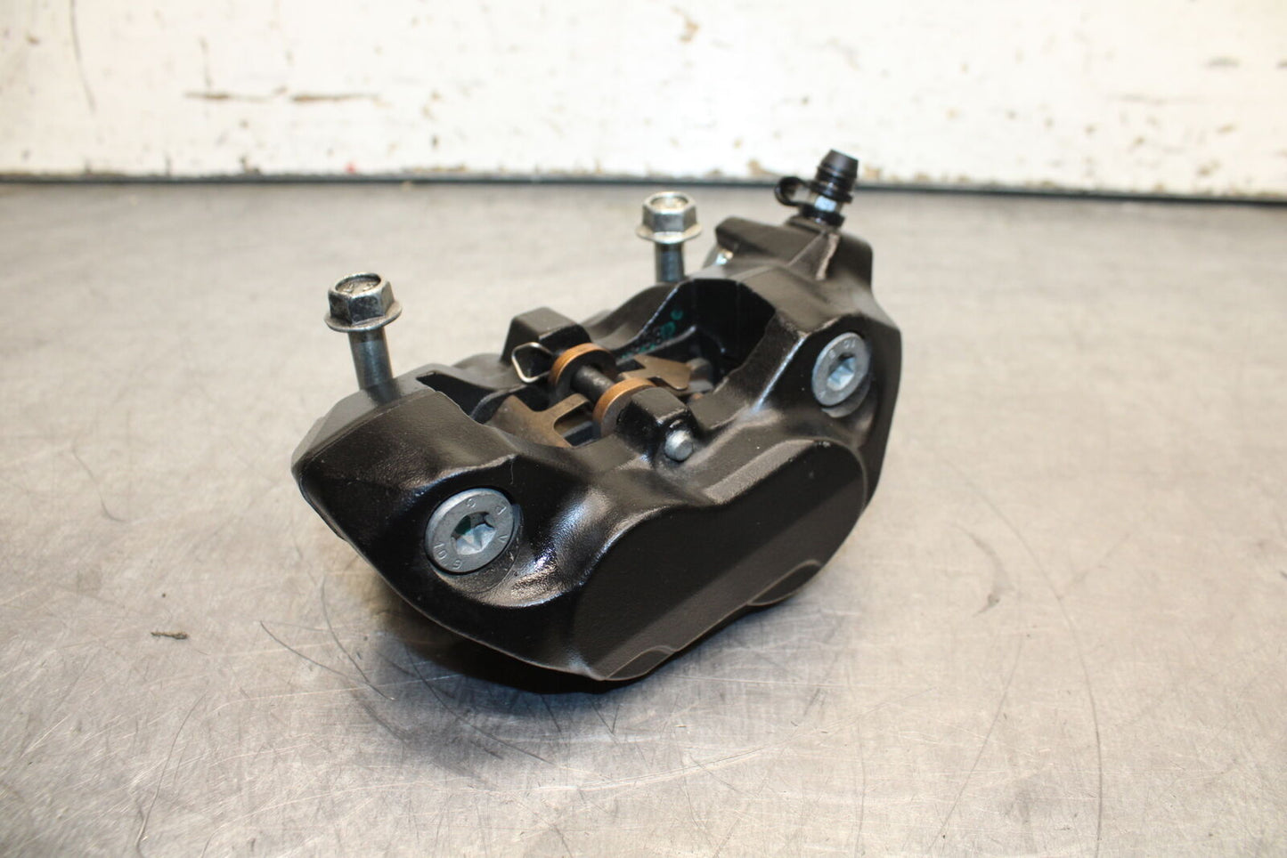 17-24 KTM 390 DUKE LEFT FRONT BRAKE CALIPER BB734
