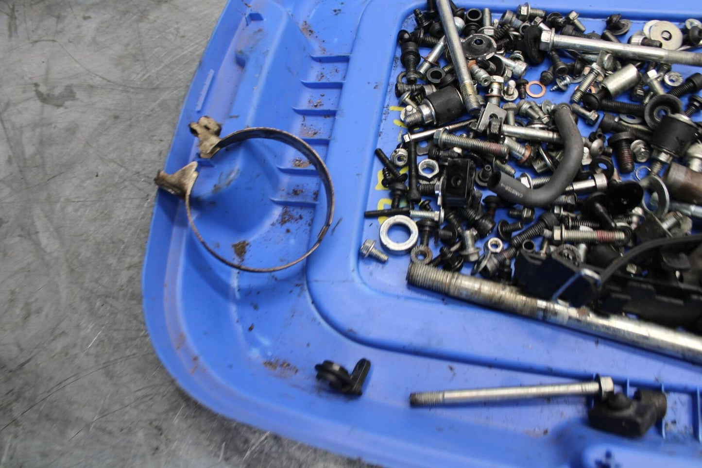 22-23 HUSQVARNA SVARTTPILEN 401 LEFTOVER MOUNTING BOLTS HARDWARE SCREWS BB541