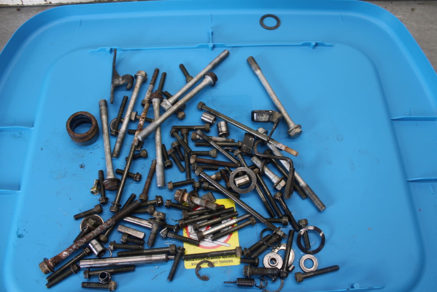 01-05 YAMAHA RAPTOR 660R ENGINE MOUNTING BOLTS HARDWARE MOTOR SCREWS BB695