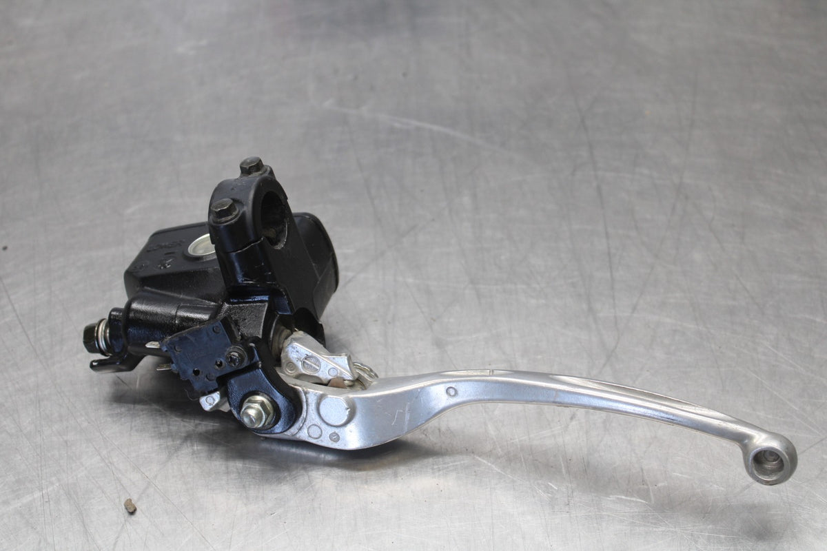 05-06 HONDA CBR600RR FRONT BRAKE MASTER CYLINDER w/ LEVER BB893