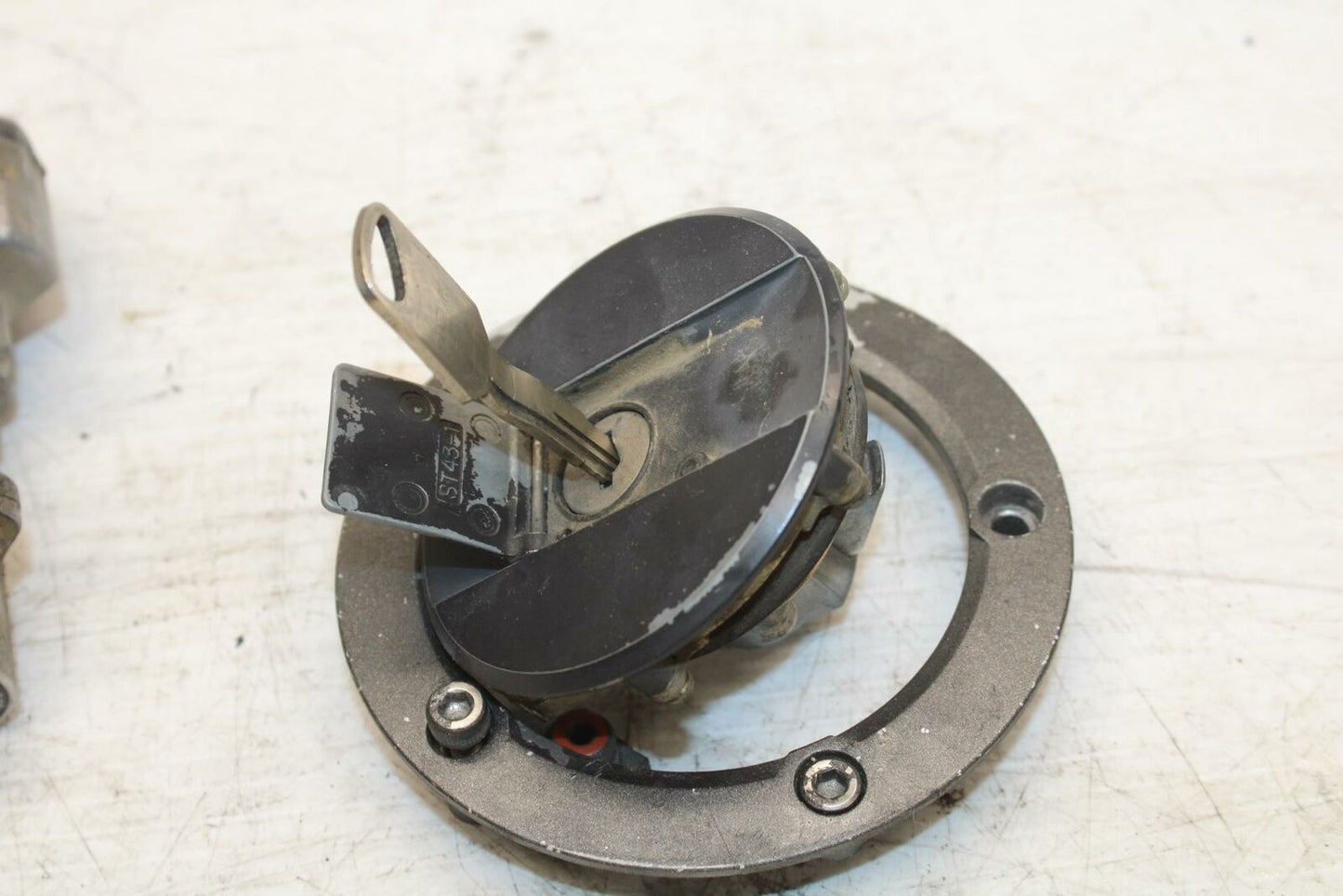 04-05 SUZUKI GSXR750 IGNITION LOCK KEY SET W/ GAS CAP BB270