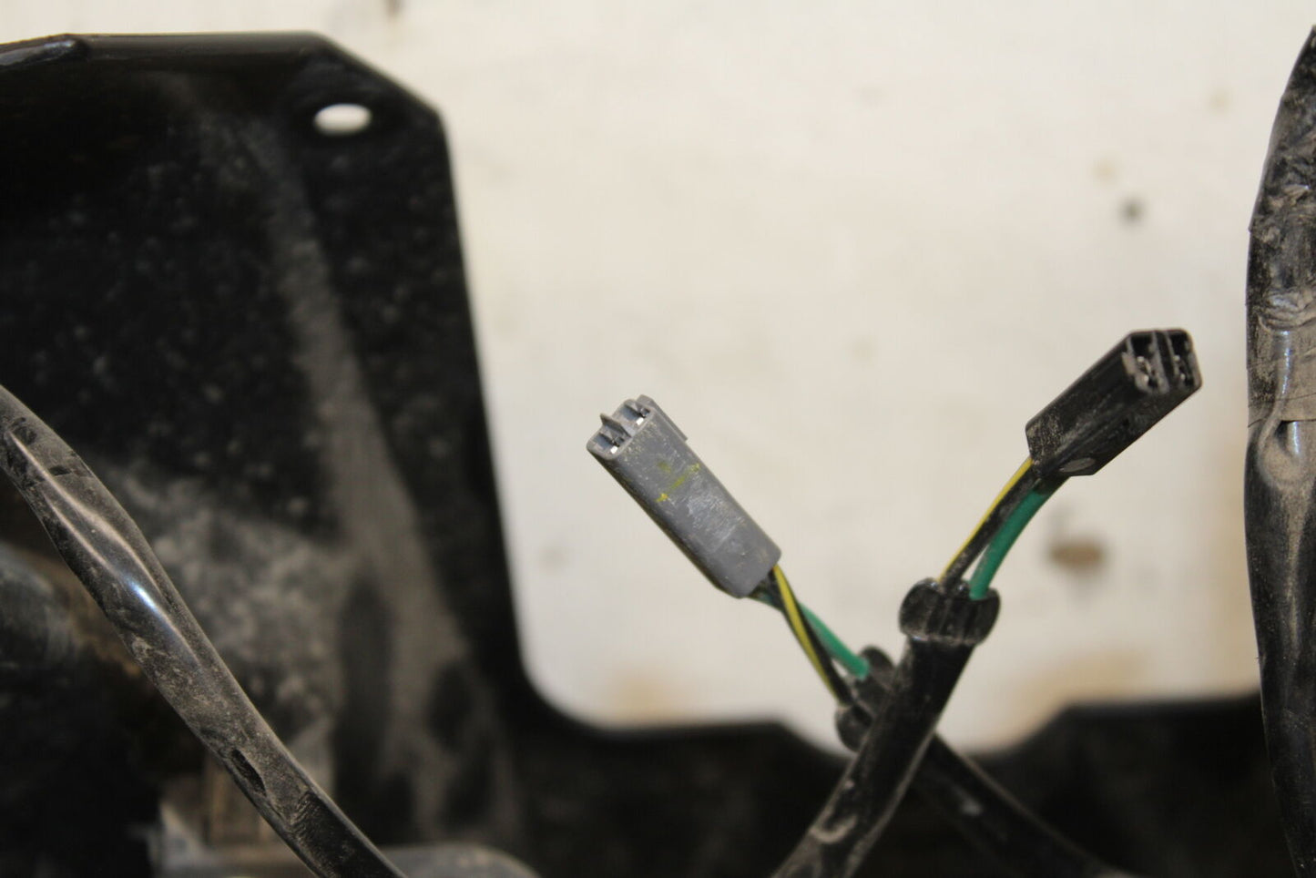 19-22 KAWASAKI Z400 FRONT HEADLIGHT HEAD LIGHT LAMP BB708