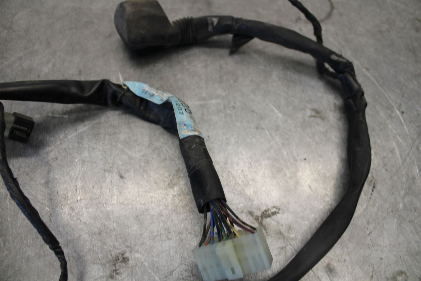 04 SUZUKI GSXR600 HEADLIGHT SPEEDO GAUGES HARNESS WIRE LOOM 36620-29G30 BB676