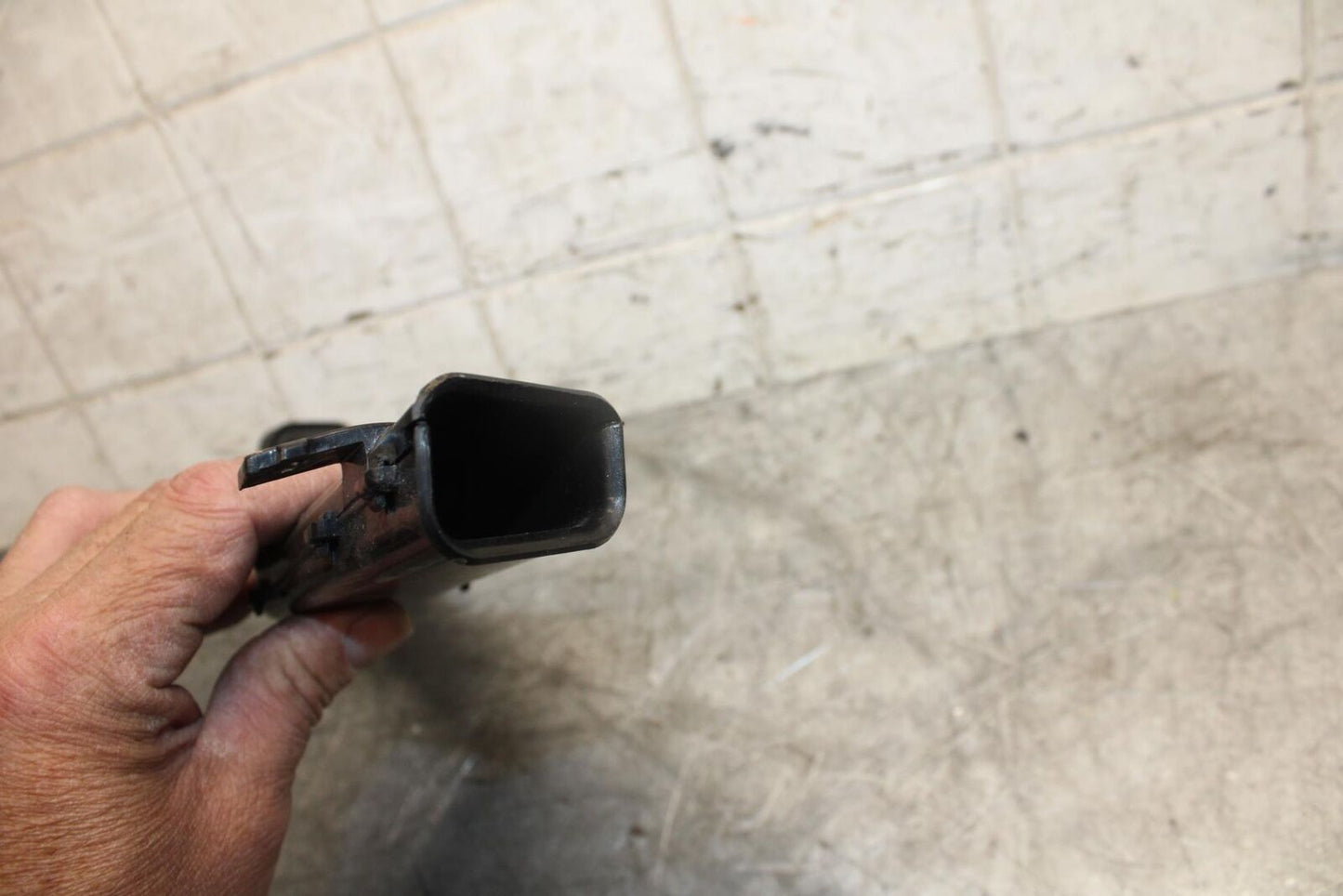 22-23 HUSQVARNA SVARTTPILEN 401 RAM AIR INTAKE TUBE DUCT BB541
