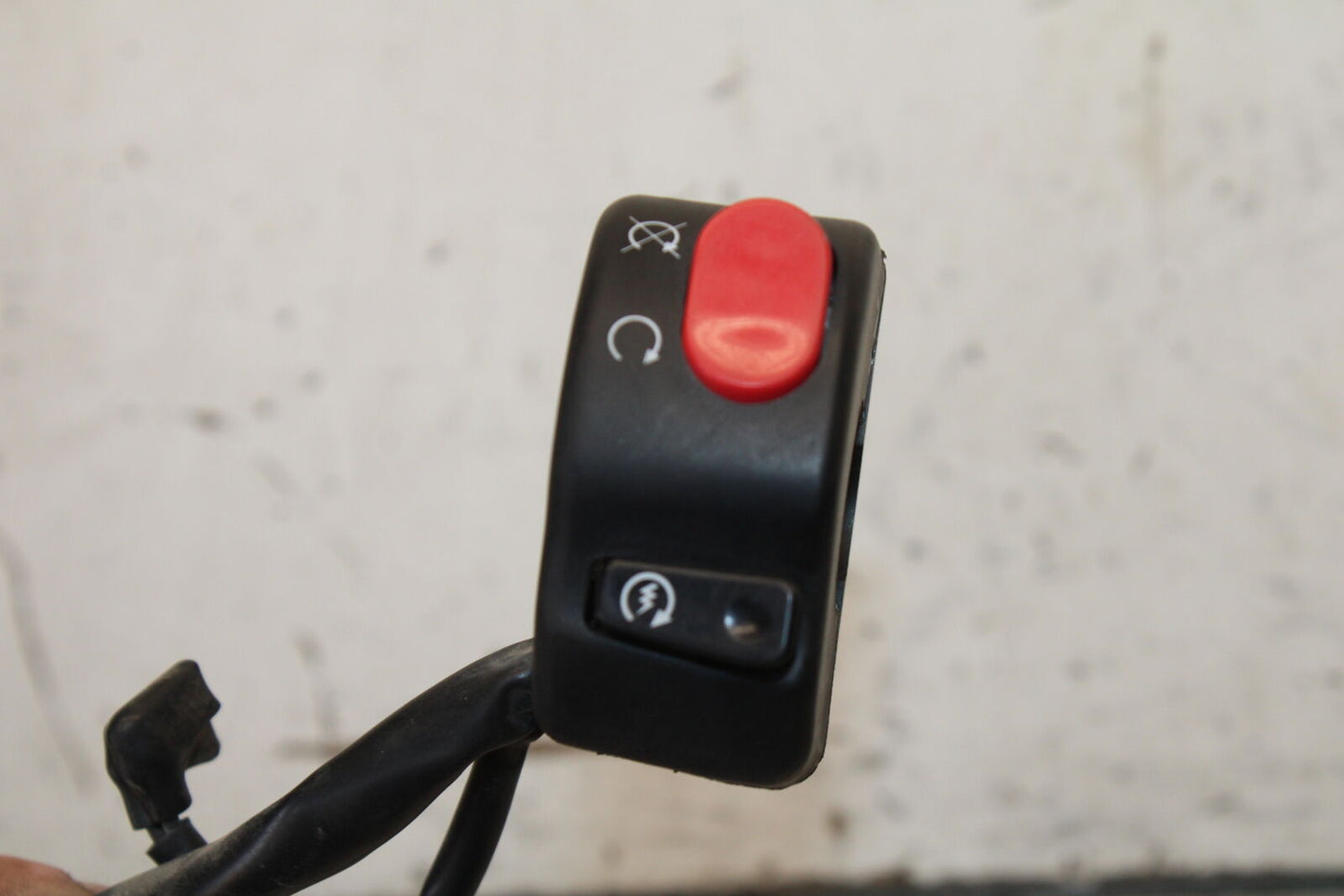 07-08 TRIUMPH DAYTONA 675 RIGHT CLIP ON HANDLE KILL OFF START SWITCHES BB685