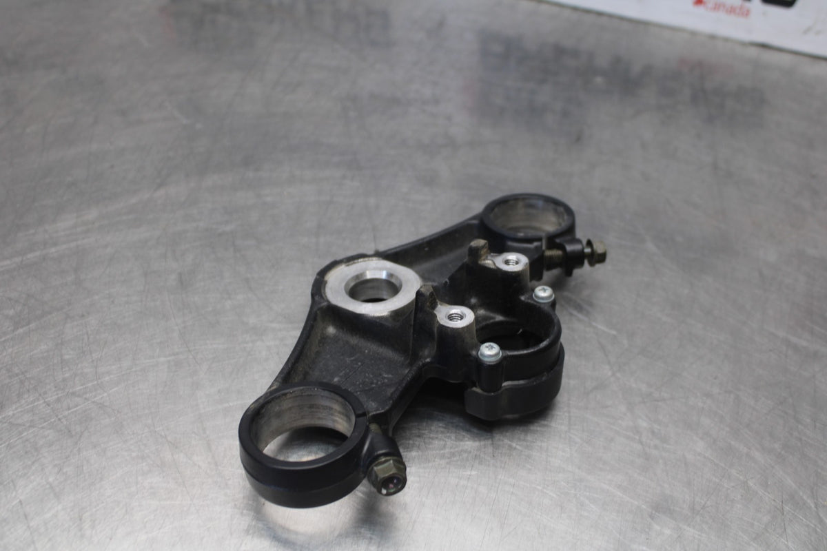 98-05 HONDA SUPER HAWK 1000 VTR1000F FORKS UPPER TRIPLE TREE CLAMP BB924