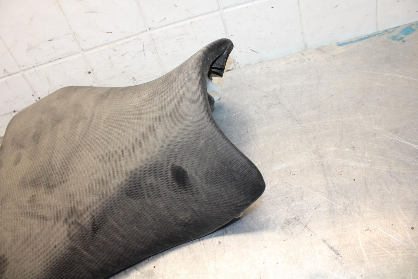 15-21 SUZUKI GSXR600 FRONT DRIVERS SEAT PAD SADDLE BB463