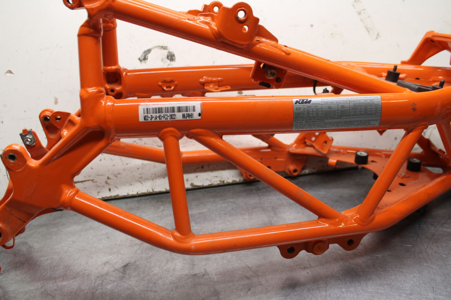 17-24 KTM 390 DUKE FRAME CHASSIS BB734