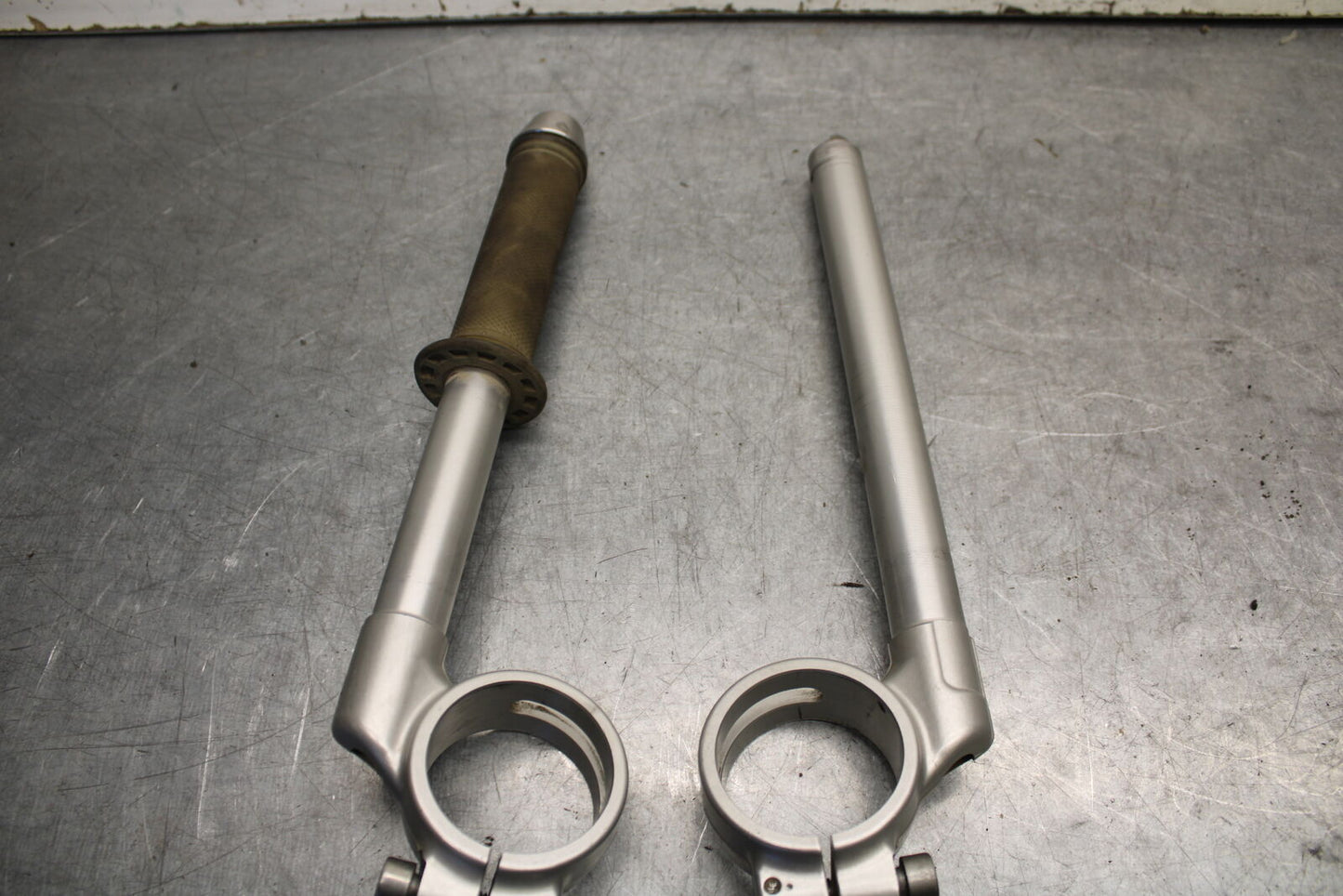 09-11 TRIUMPH DAYTONA 675 LEFT RIGHT CLIP ON ONS HANDLEBARS PAIR SET BB652