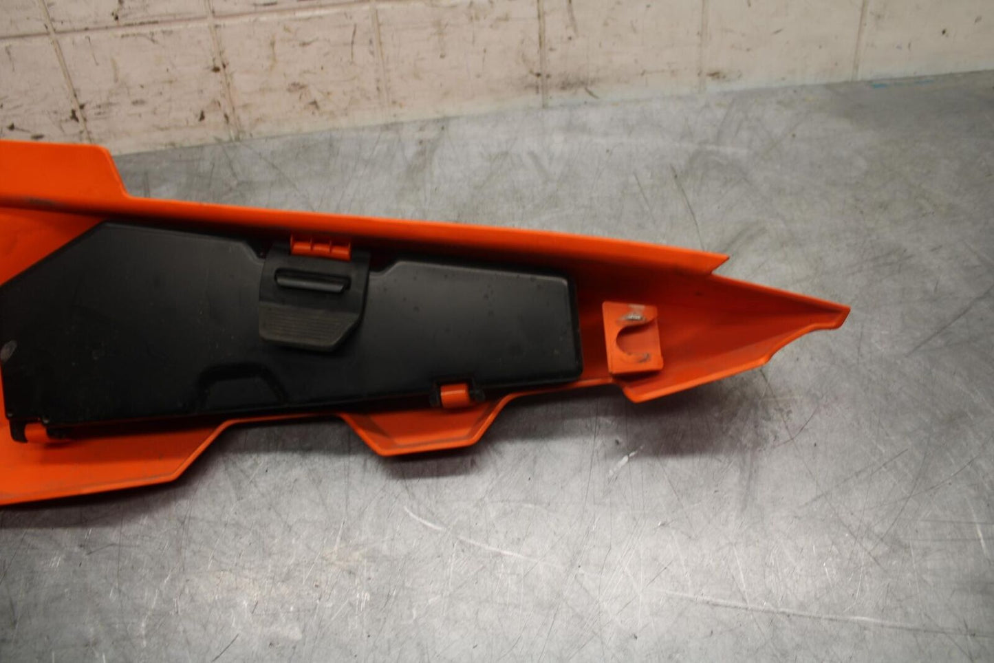 22 KTM 890 ADVENTURE ORANGE RIGHT REAR BACK TAIL FAIRING COWL SHROUD BB514