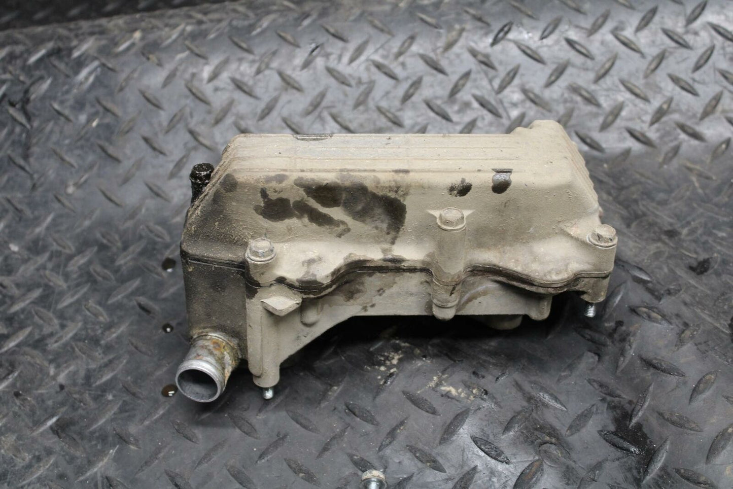 98 HONDA CBR600F3 OIL FILTER UNION MOUNT SUPPORT COOLER BB201