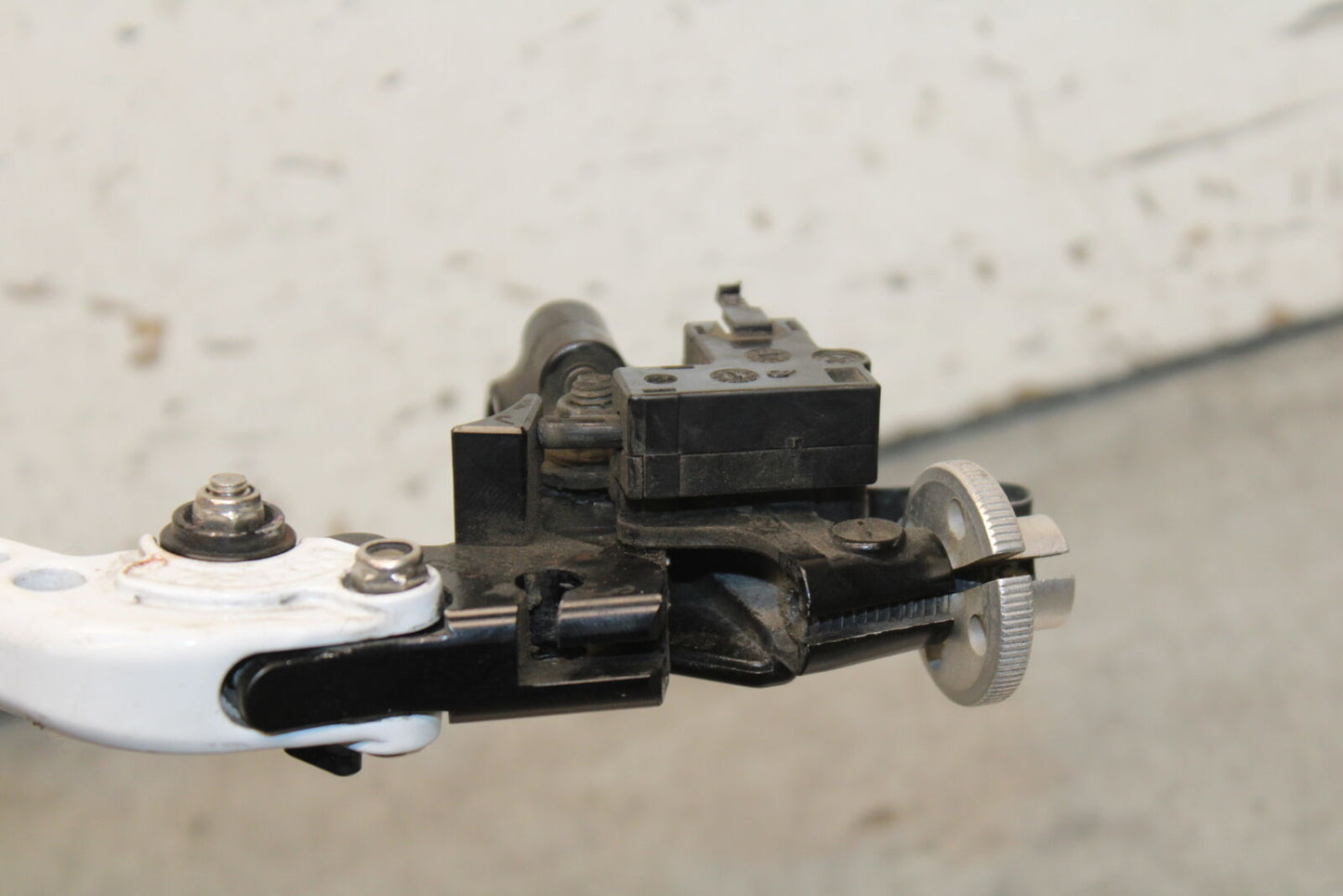 08-09 SUZUKI GSXR600 CLUTCH PERCH MOUNT WITH LEVER BB728