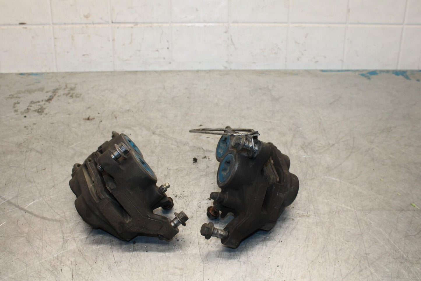 96-07 YAMAHA YZF600R RIGHTLEFT FRONT BRAKE CALIPER SET CALIPERS THUNDERCAT BB427