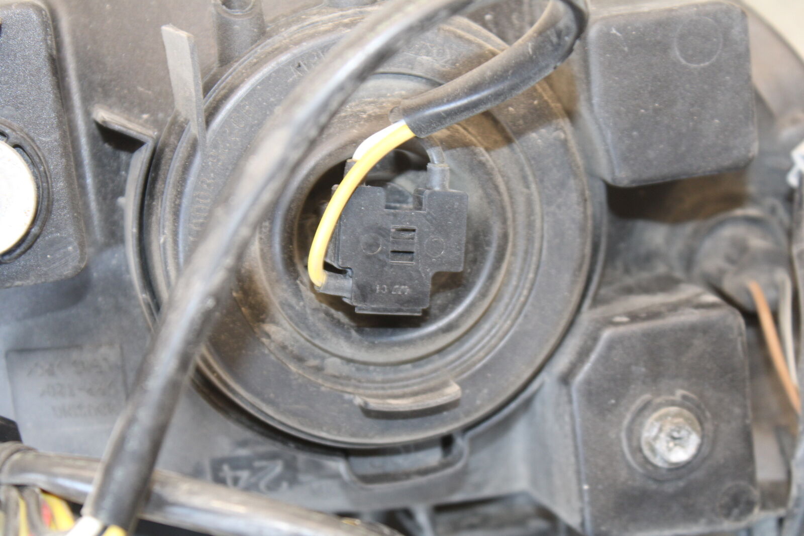 03-07 SUZUKI SV1000S FRONT HEADLIGHT HEAD LIGHT LAMP BB657