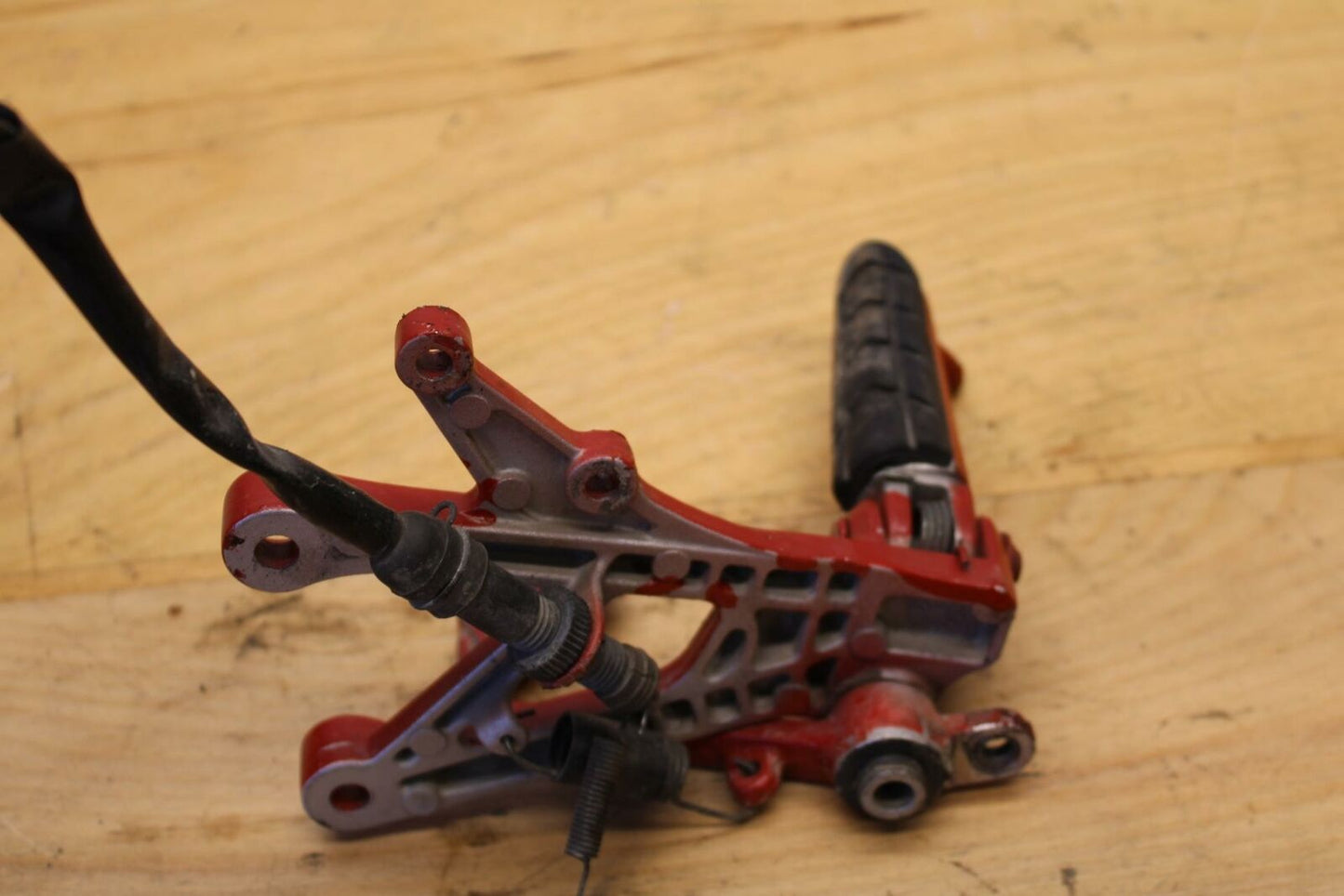 01-06 HONDA CBR600F4I RIGHT REARSET REAR SET DRIVER FOOT PEG REST BB314