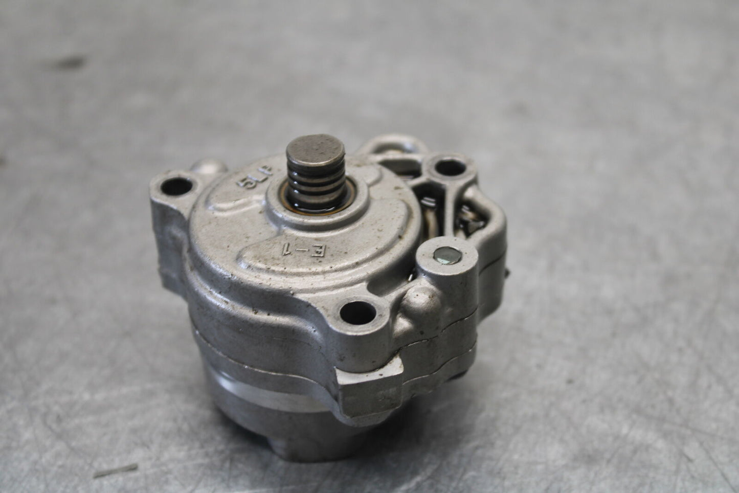 01-05 YAMAHA RAPTOR 660R ENGINE MOTOR OIL PUMP BB695