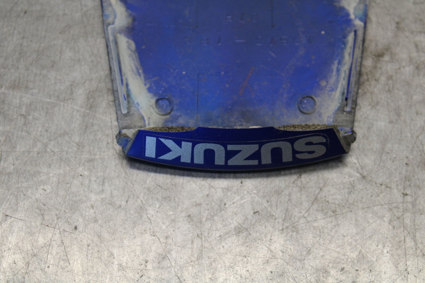 03-07 SUZUKI SV1000S CENTER REAR BACK TAIL FAIRING COVER TRIM COWL BB657