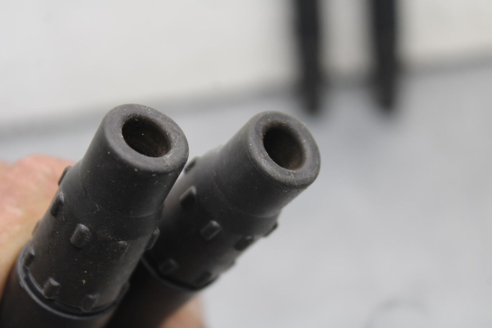 01-03 SUZUKI GSXR600 IGNITION COILS COIL SPARK PLUG CAPS 33410-35F00 BB639