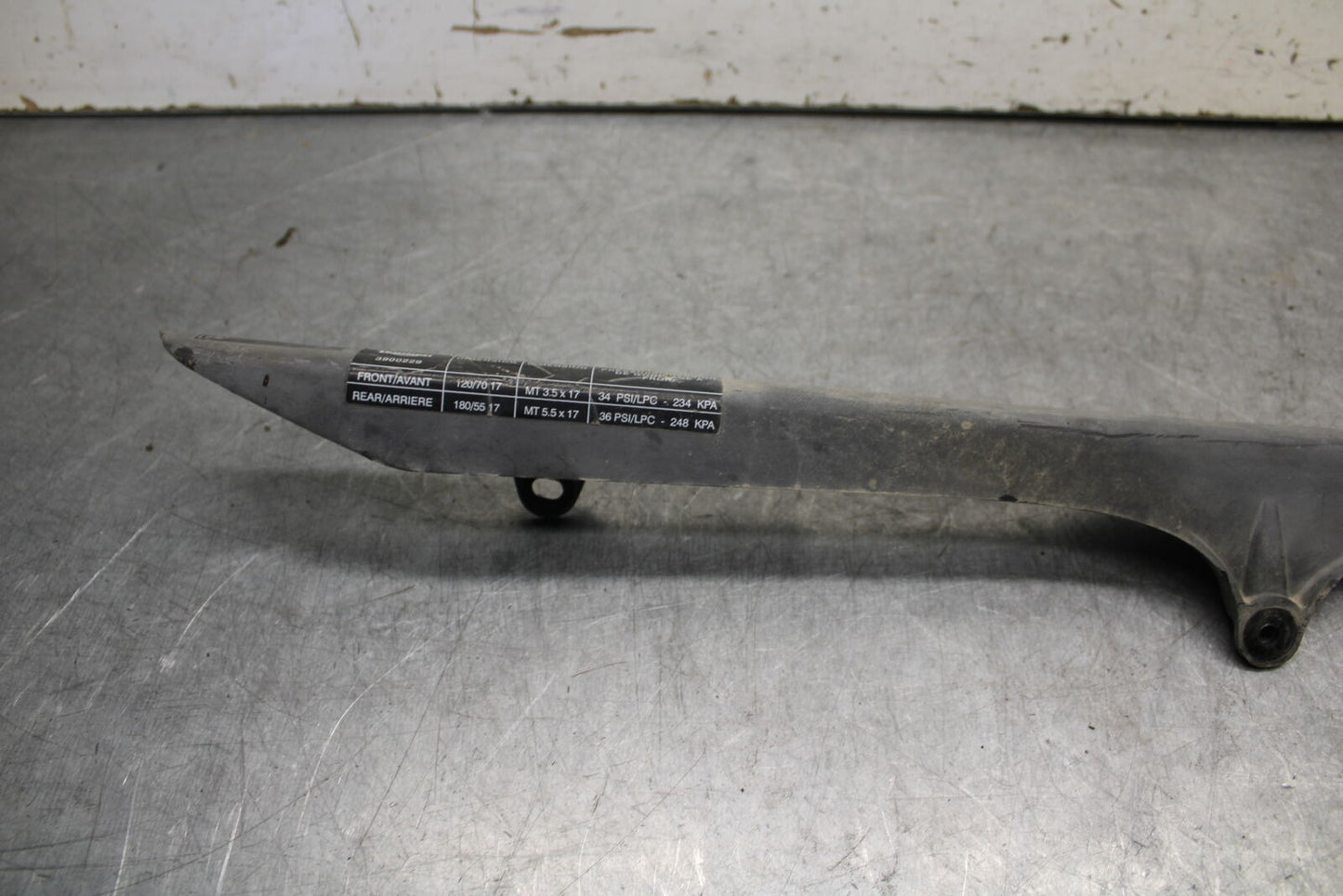 09-11 TRIUMPH DAYTONA 675 REAR BACK DRIVE CHAIN GUARD COVER SHIELD BB652
