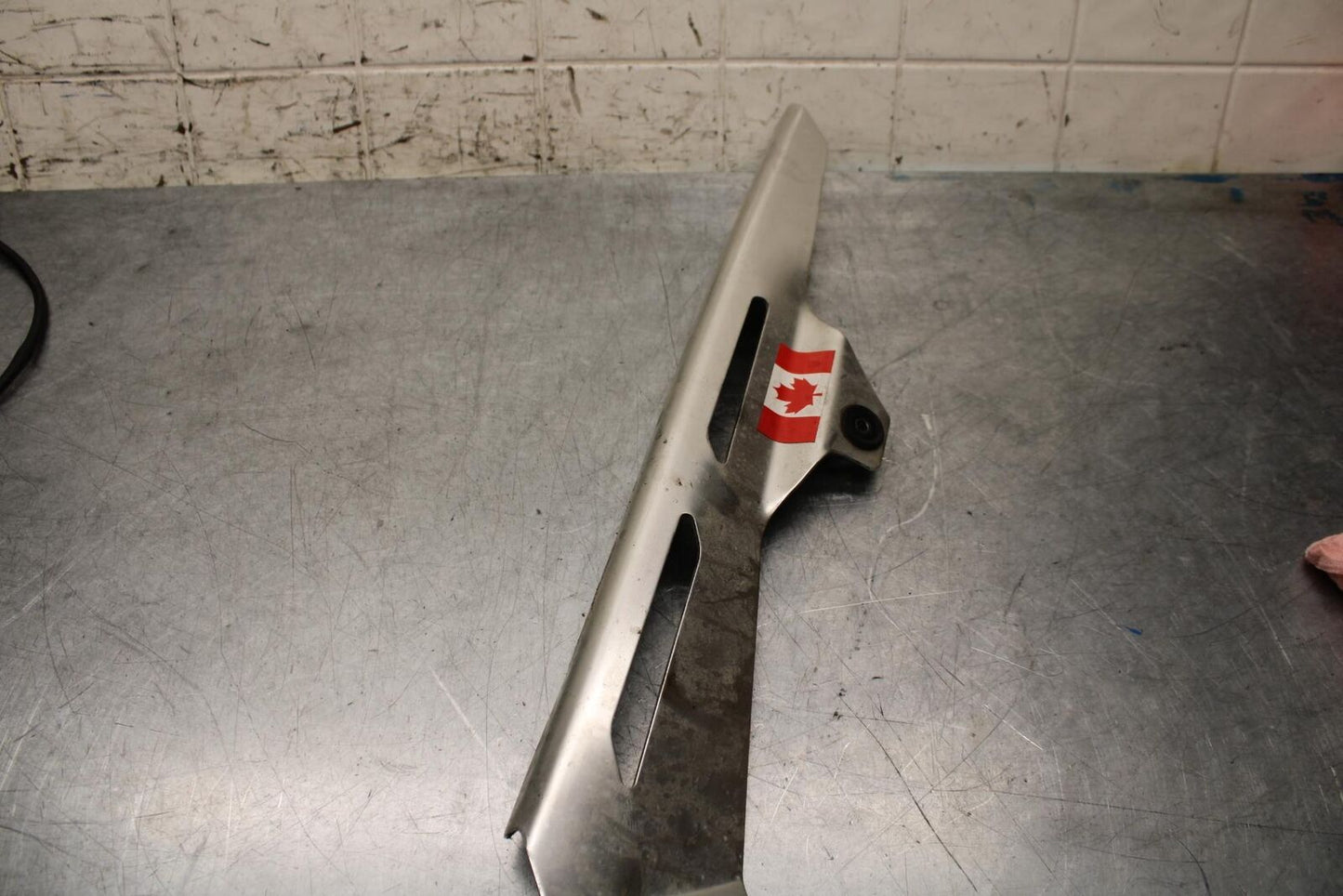 1997 Suzuki Bandit 1200 GSF1200S ALUMINUM REAR BACK CHAIN GUARD COVER BB559