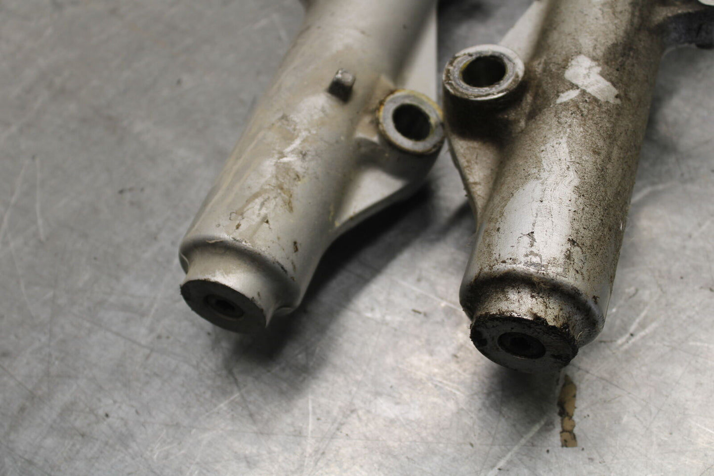 01-06 TRIUMPH TIGER 955I FRONT FORKS SHOCK SUSPENSION SET PAIR BB693