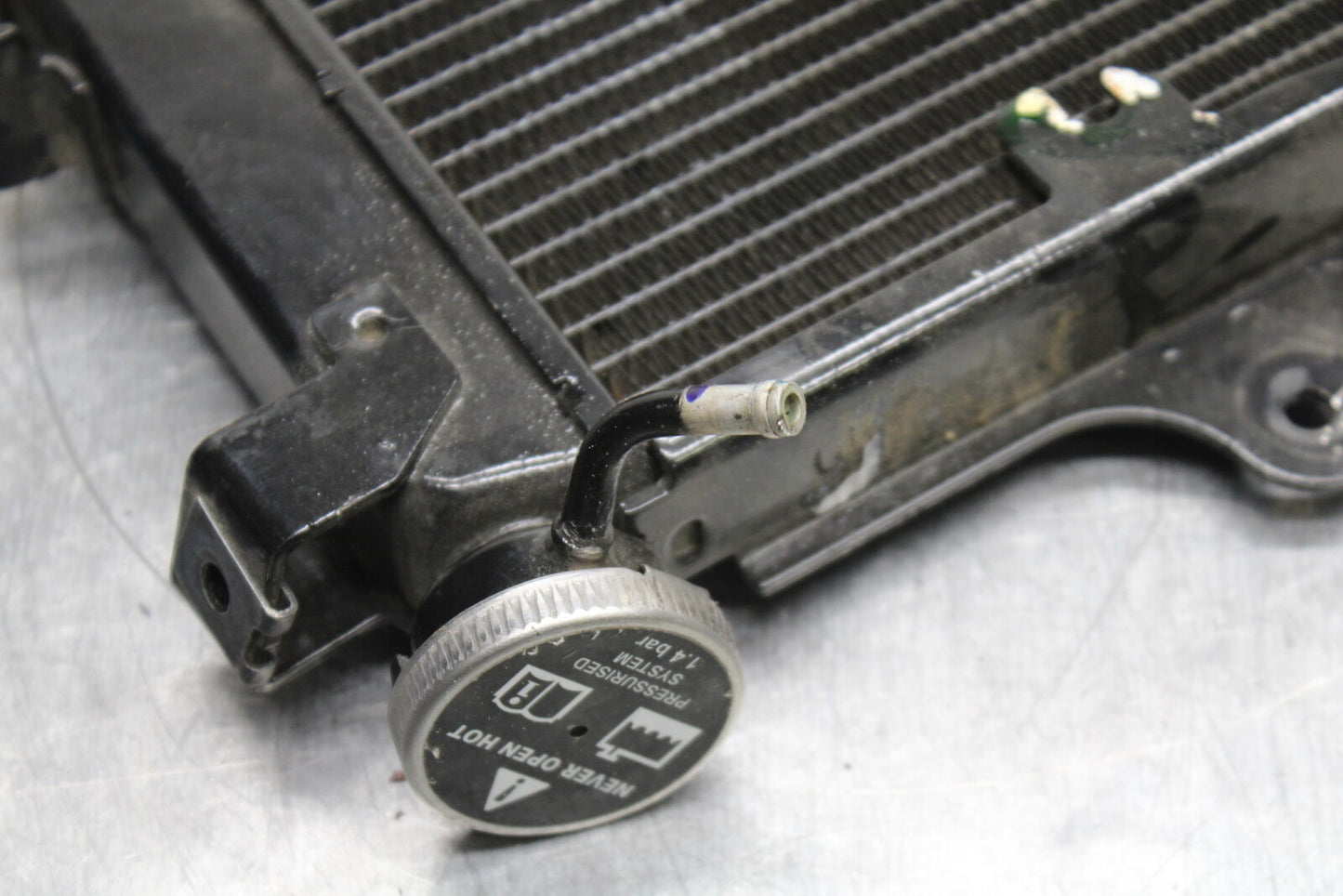 17-24 KTM 390 DUKE ENGINE RADIATOR MOTOR COOLER COOLING RADIATER BB734
