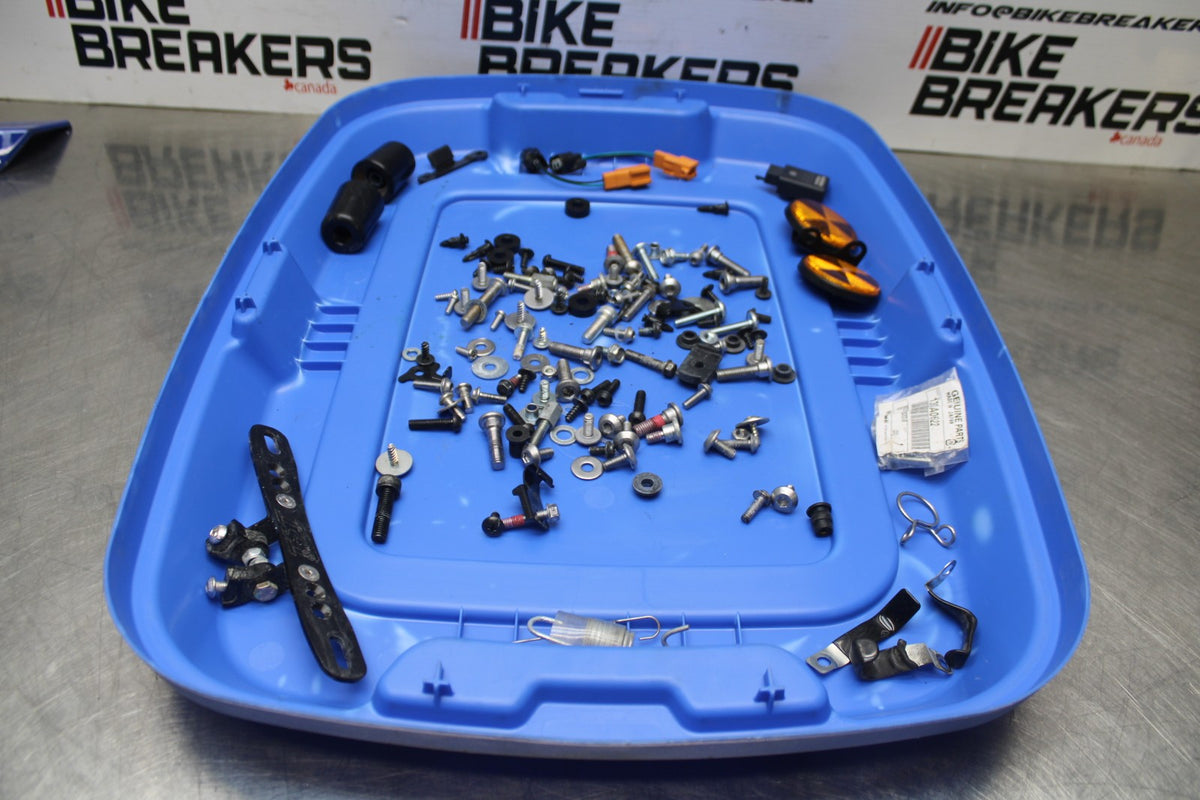 24-25 KAWASAKI NINJA ZX4R BOLTS HARDWARE MOTOR SCREWS BB827