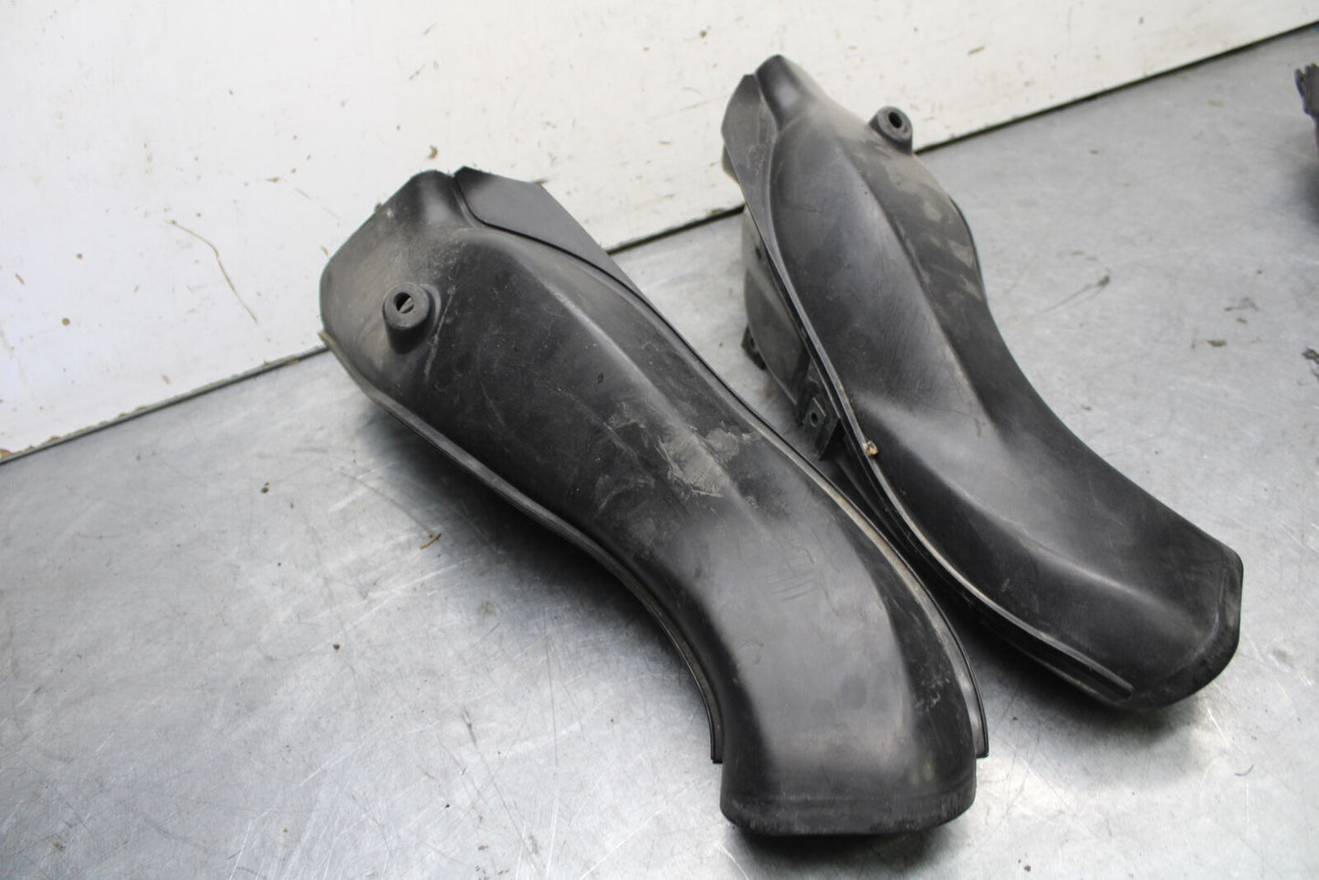 04-05 SUZUKI GSXR600 RIGHT LEFT AIR INTAKE DUCTS 94402-29G00 94403-29G00 BB658